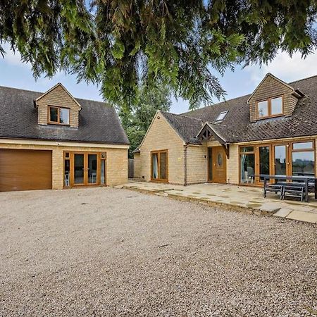 Beautiful 4-5 Bedroom Village House With Rural Views Salford  Exterior foto